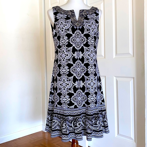 White House Black Market Dresses & Skirts - New V Neck Established Flounce Hem Sleeveless Dress